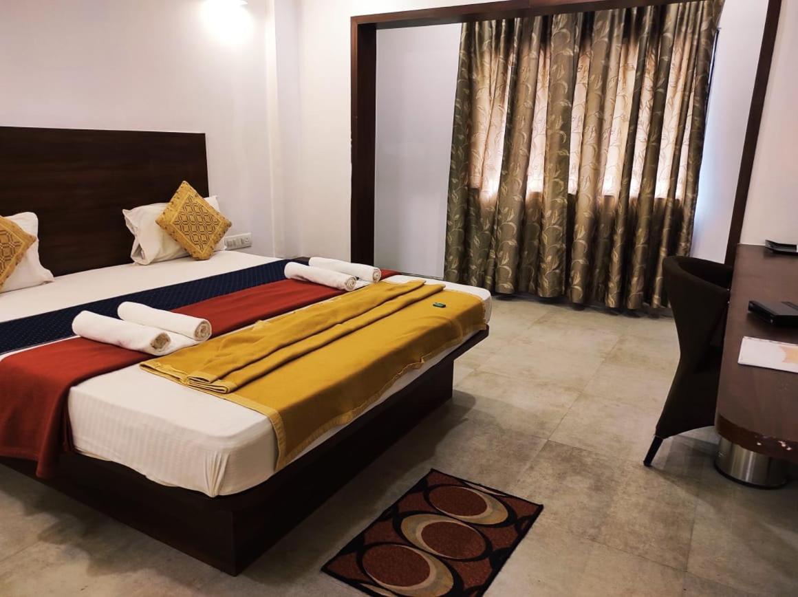 Hotel Manasi Inn Satara Exterior photo